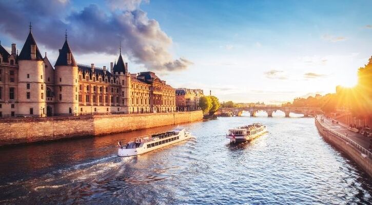 PARİS Pegasus Hava Yolları ile 3 Gece